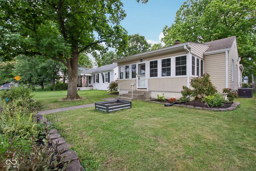 137 N 4th Avenue, Beech Grove, IN 46107 - #3