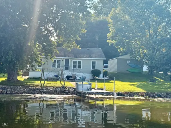 68 Ems R2b Lane, Pierceton, IN 46562