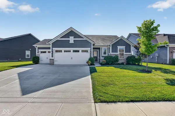 9703 Parkhurst Crossing, McCordsville, IN 46055