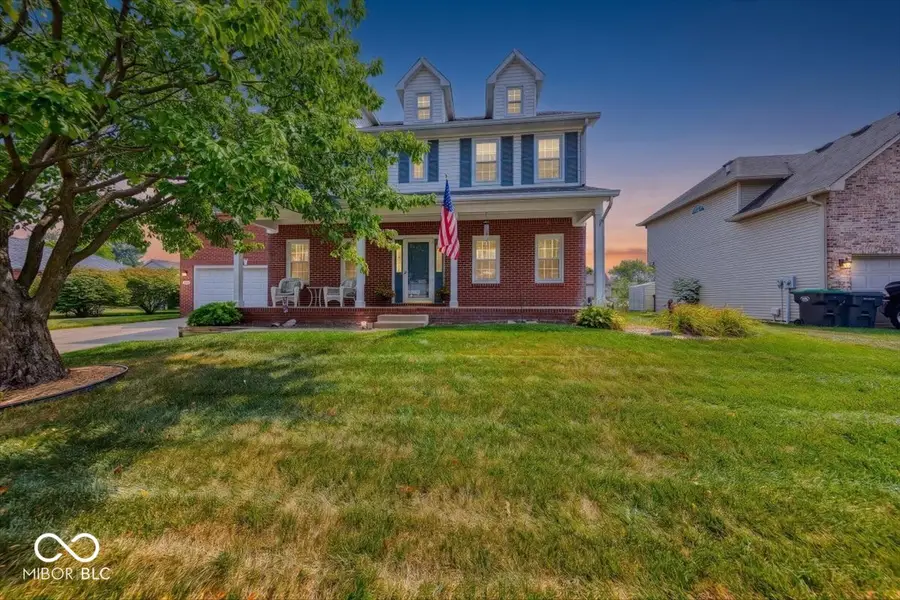 415 N Greenbriar Drive, Greenwood, IN 46142 - #2