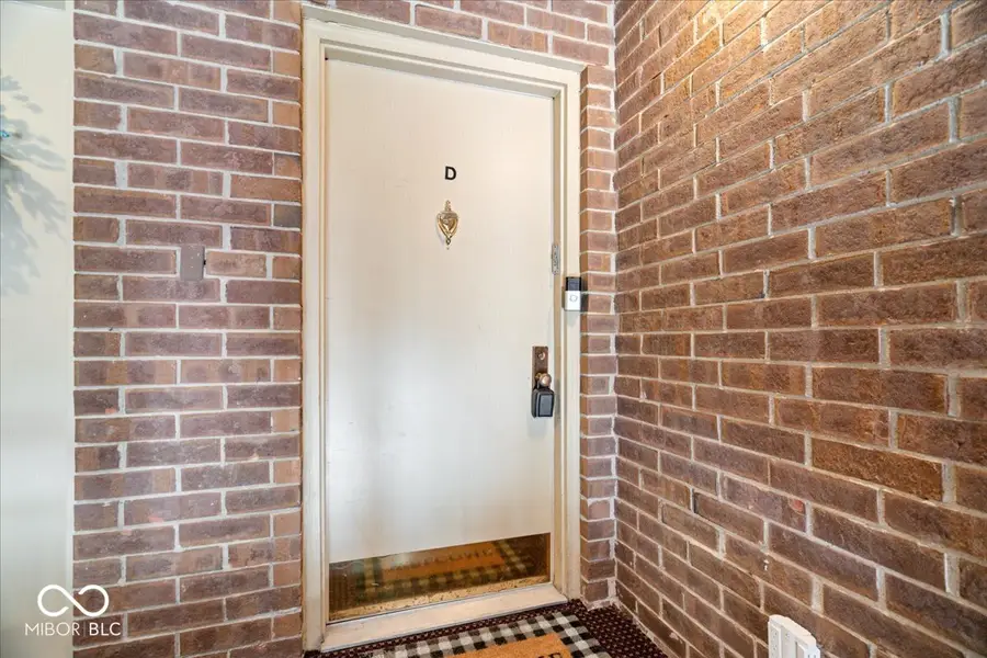203 Bluffs Circle #D, Noblesville, IN 46062 - #2