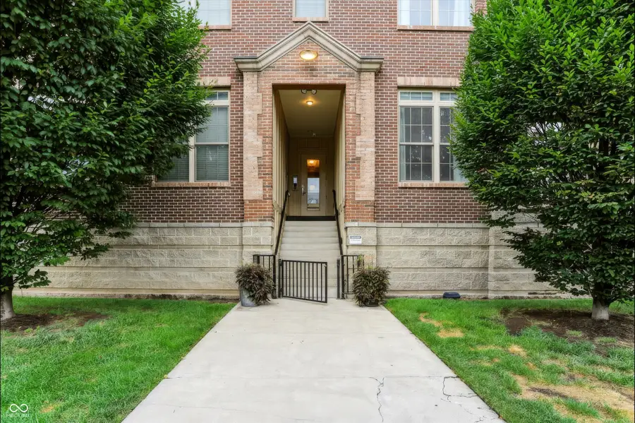 450 E Ohio Street #APT 310, Indianapolis, IN 46204 - #3
