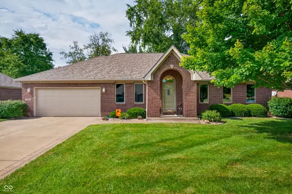 5122 Columbia Drive, Columbus, IN 47203