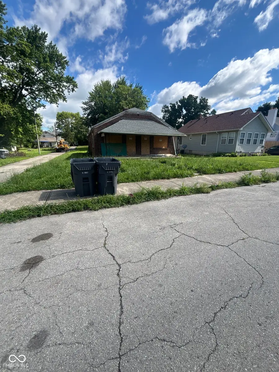 1028 W 10th Street, Anderson, IN 46016 - #3
