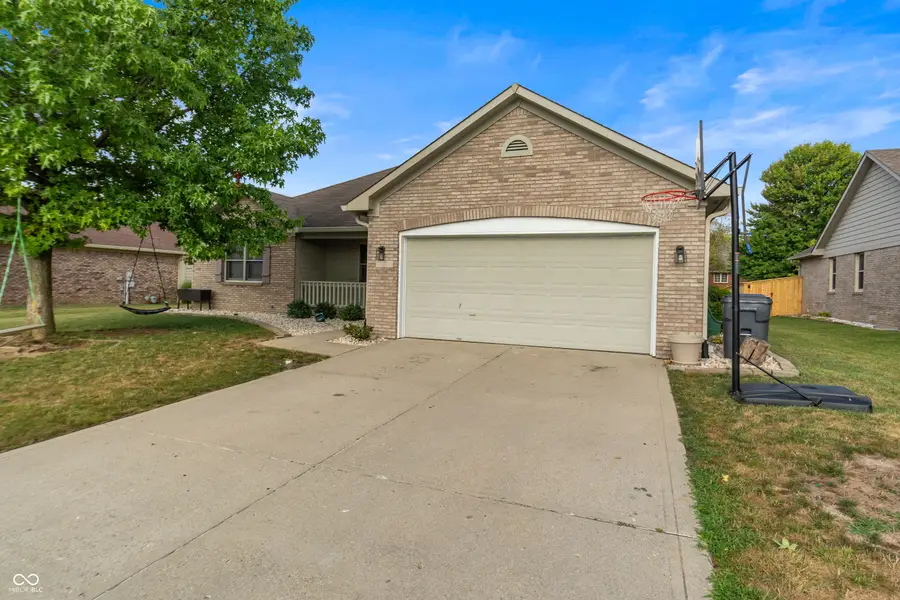 377 Savannah Drive, Greenwood, IN 46142 - #2