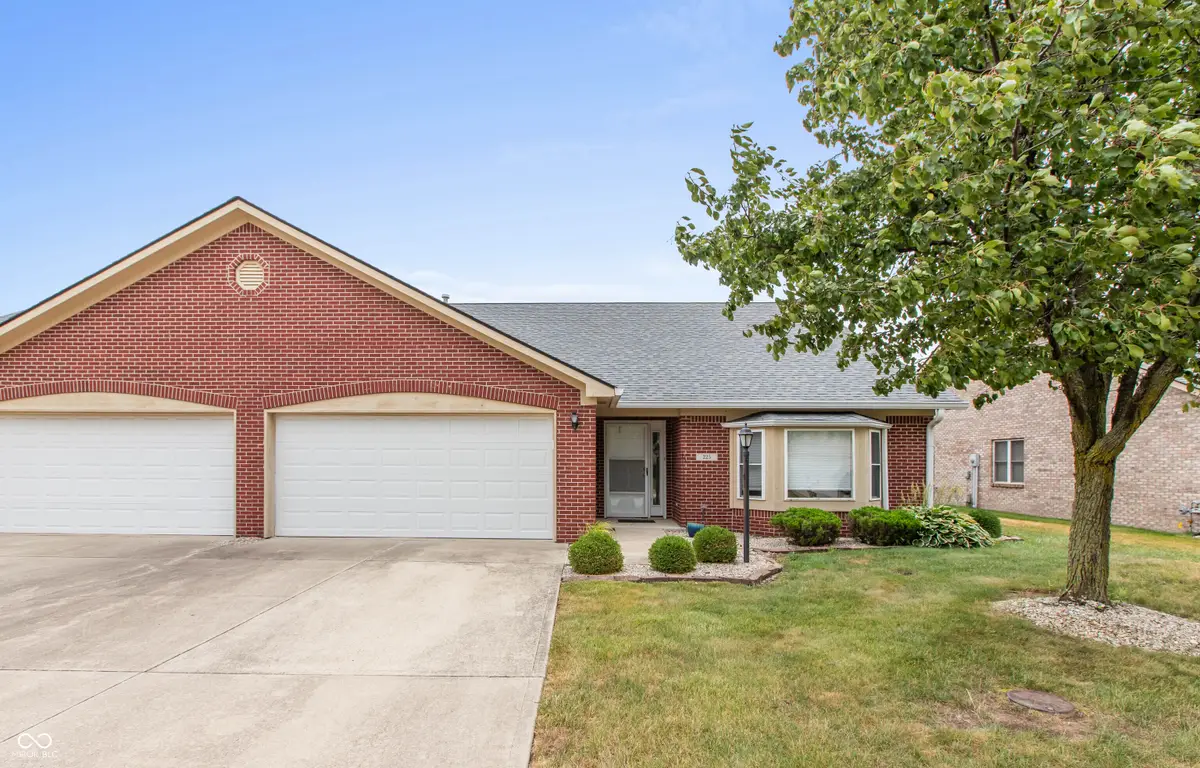 225 Waterford Court, Avon, IN 46123 - #1
