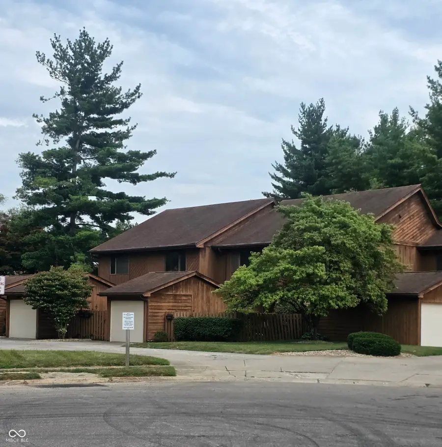 3189 Sycamore Drive, Columbus, IN 47203 - #2