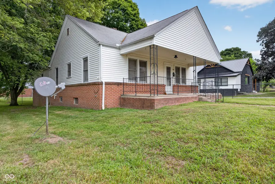 240 E Indiana Avenue, Bloomfield, IN 47424 - #3