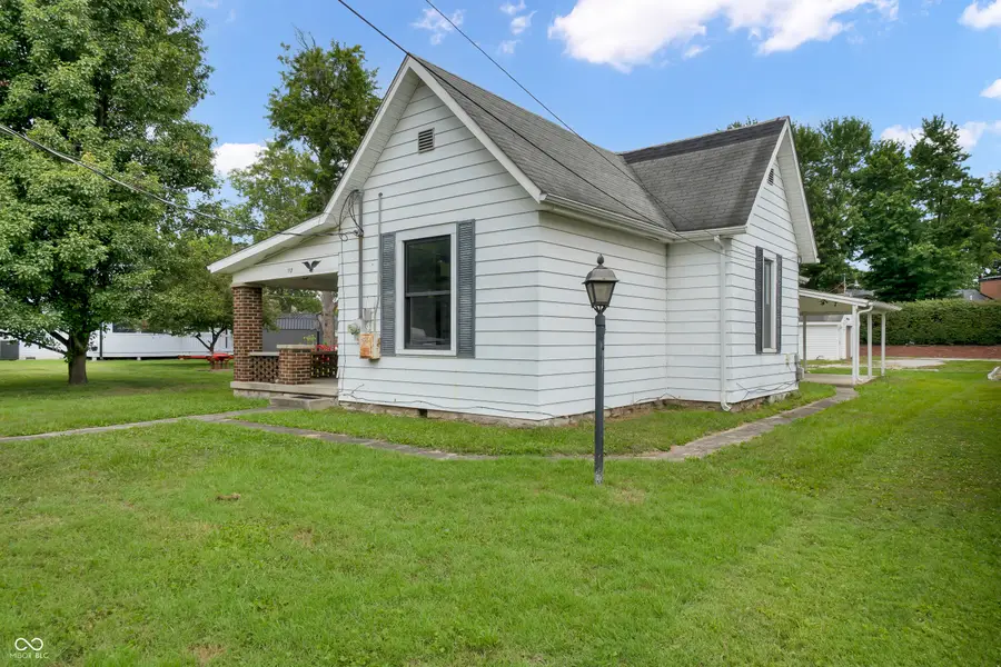 117 W College Street, North Vernon, IN 47265 - #2