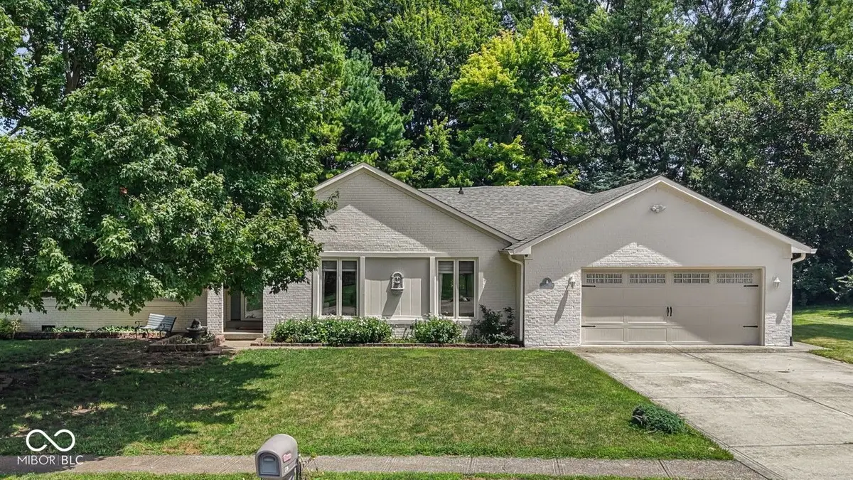 609 La Reforma Drive, Greenwood, IN 46143 - #1