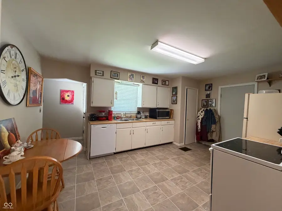 715 Central Avenue, Batesville, IN 47006 - #3
