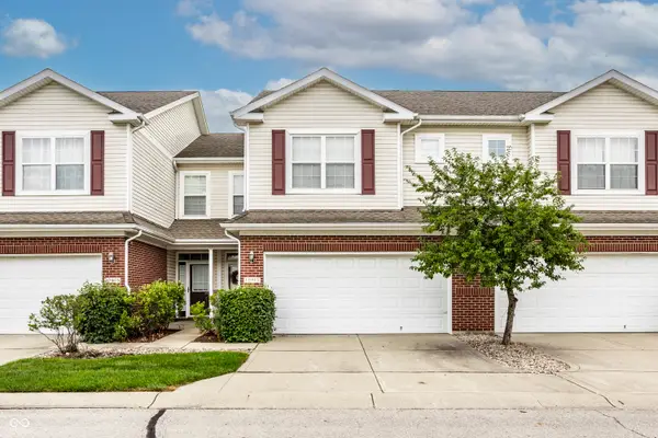 10911 Perry Pear Drive, Zionsville, IN 46077