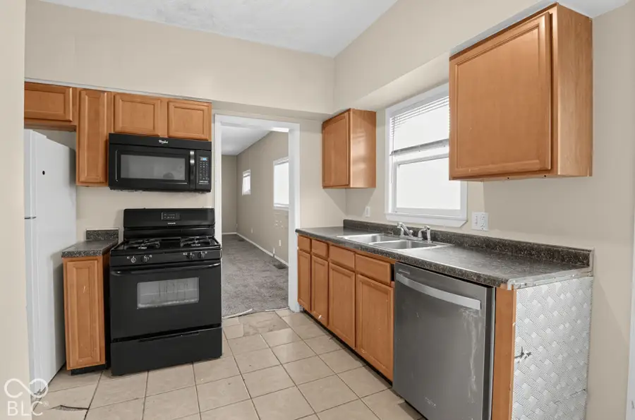 131 N 6th Avenue, Beech Grove, IN 46107 - #3
