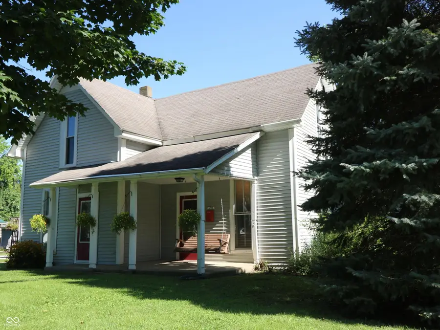 302 E Washington Street, Waynetown, IN 47990 - #2