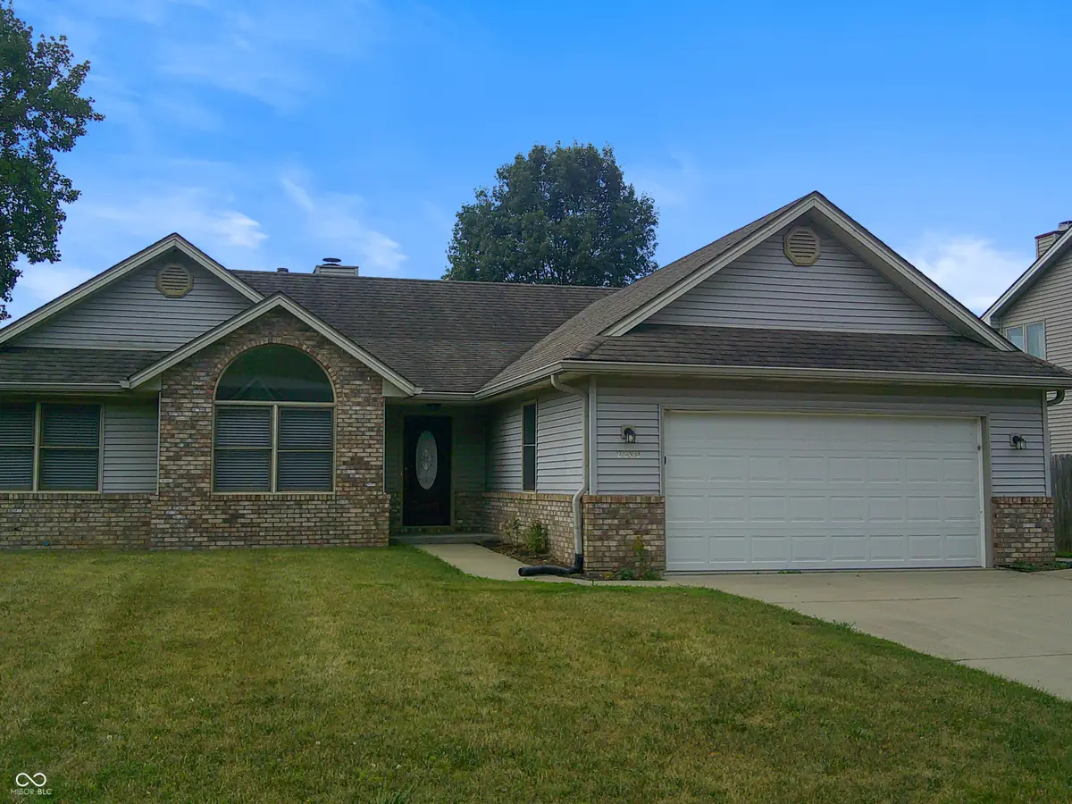2289 Broadmoor Lane, Columbus, IN 47203 - #1
