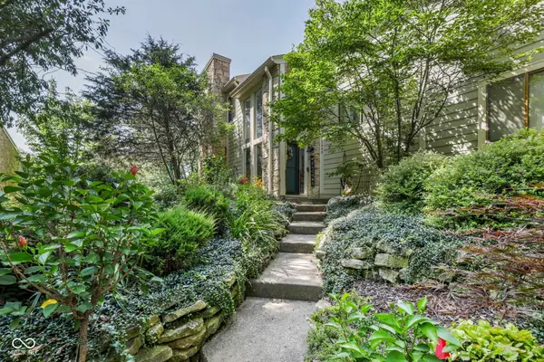 5640 Twin Lakes Court, Indianapolis, IN 46237