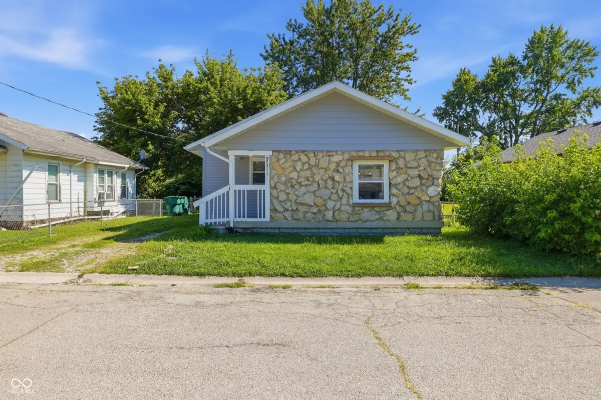 2211 E 18th Street, Muncie, IN 47302 - #1