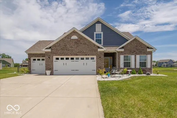 129 Larimar Way, Whiteland, IN 46184