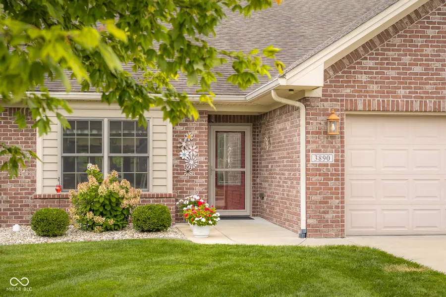 3890 Naples Drive, Columbus, IN 47203 - #2