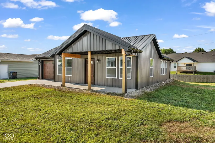404-406 E College Street, Bainbridge, IN 46105 - #3