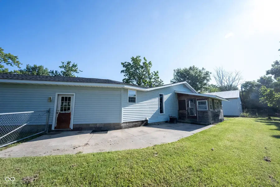 1327 W Mcdonald Street, Hartford City, IN 47348 - #2
