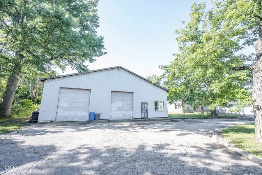 1327 W Mcdonald Street, Hartford City, IN 47348 - #3