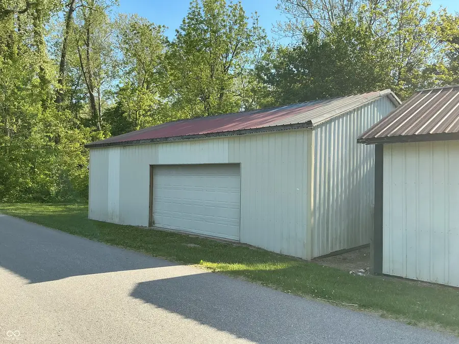 5447 & 5449 S Garrison Road, Connersville, IN 47331 - #2