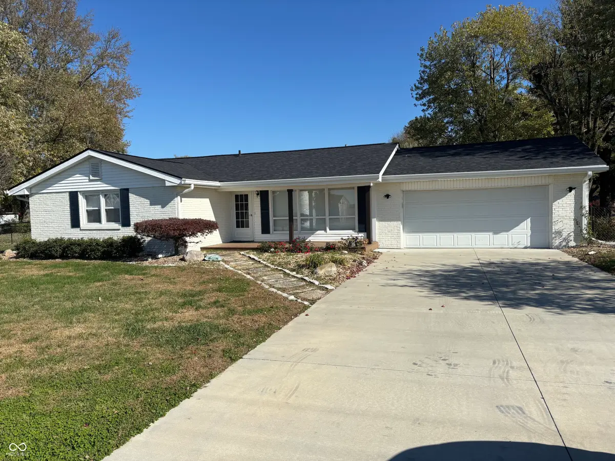 7261 S 250 E, Columbus, IN 47201 - #1