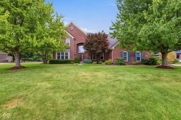 11439 Sutton Place Drive E, Carmel, IN 46032
