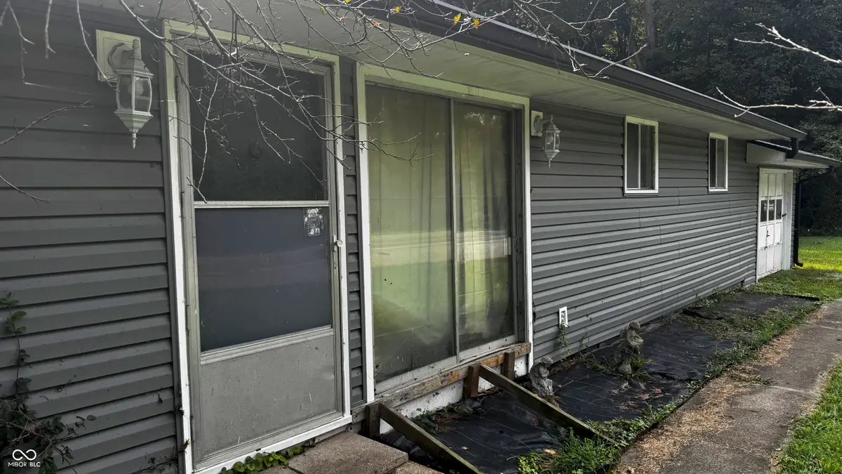 12795 E State Road 7, Elizabethtown, IN 47232 - #1