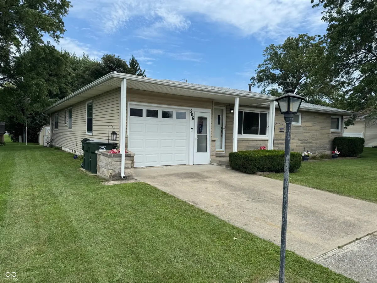206 E 5th Street, Greensburg, IN 47240 - #1