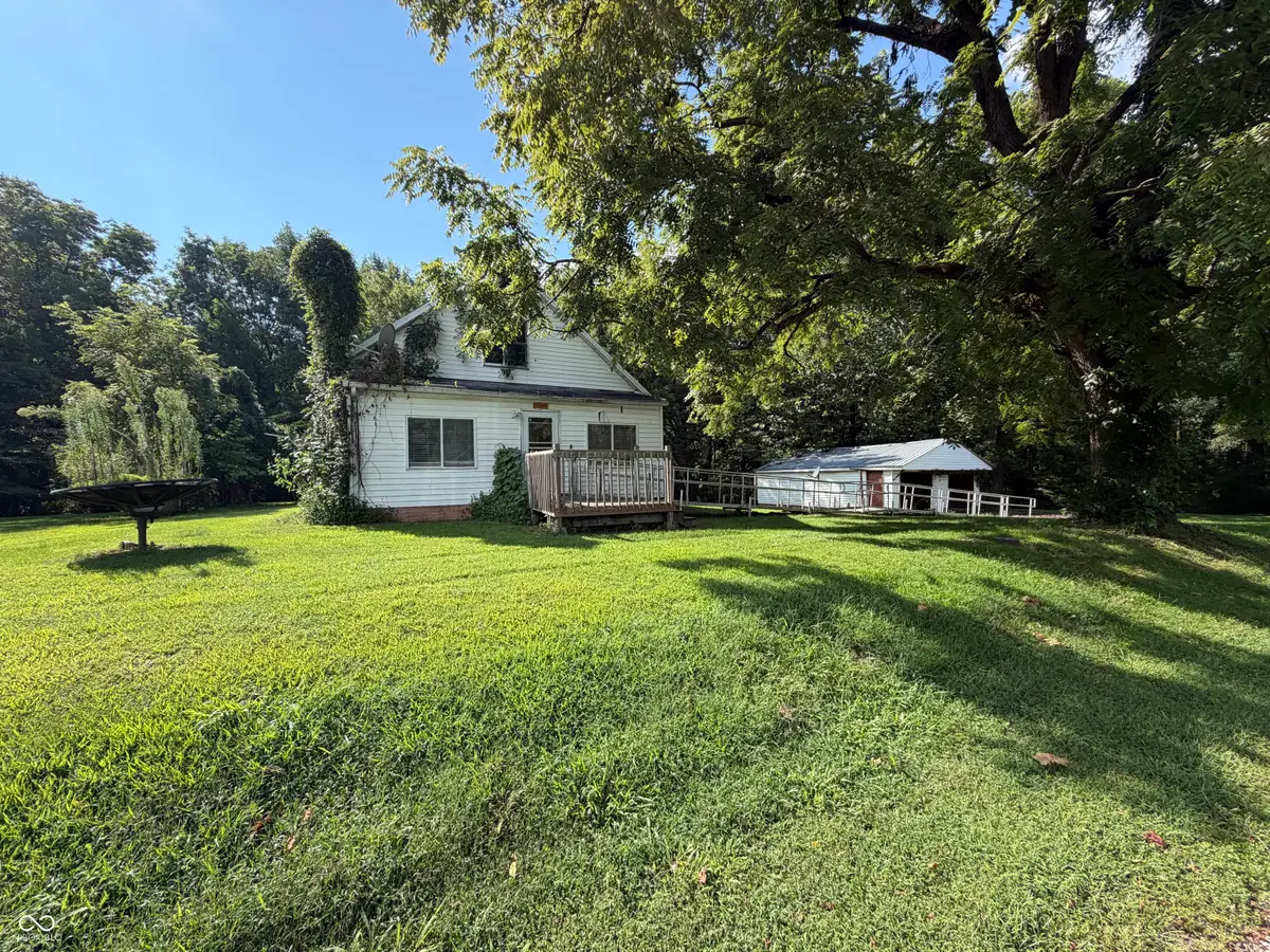 5226 S Slaven Road, Montezuma, IN 47862 - #1