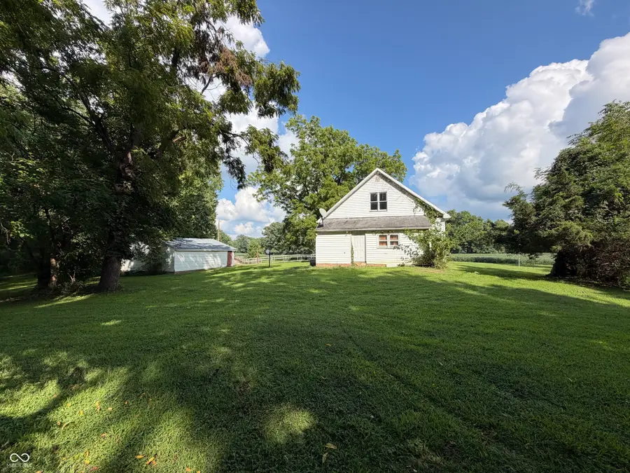 5226 S Slaven Road, Montezuma, IN 47862 - #2