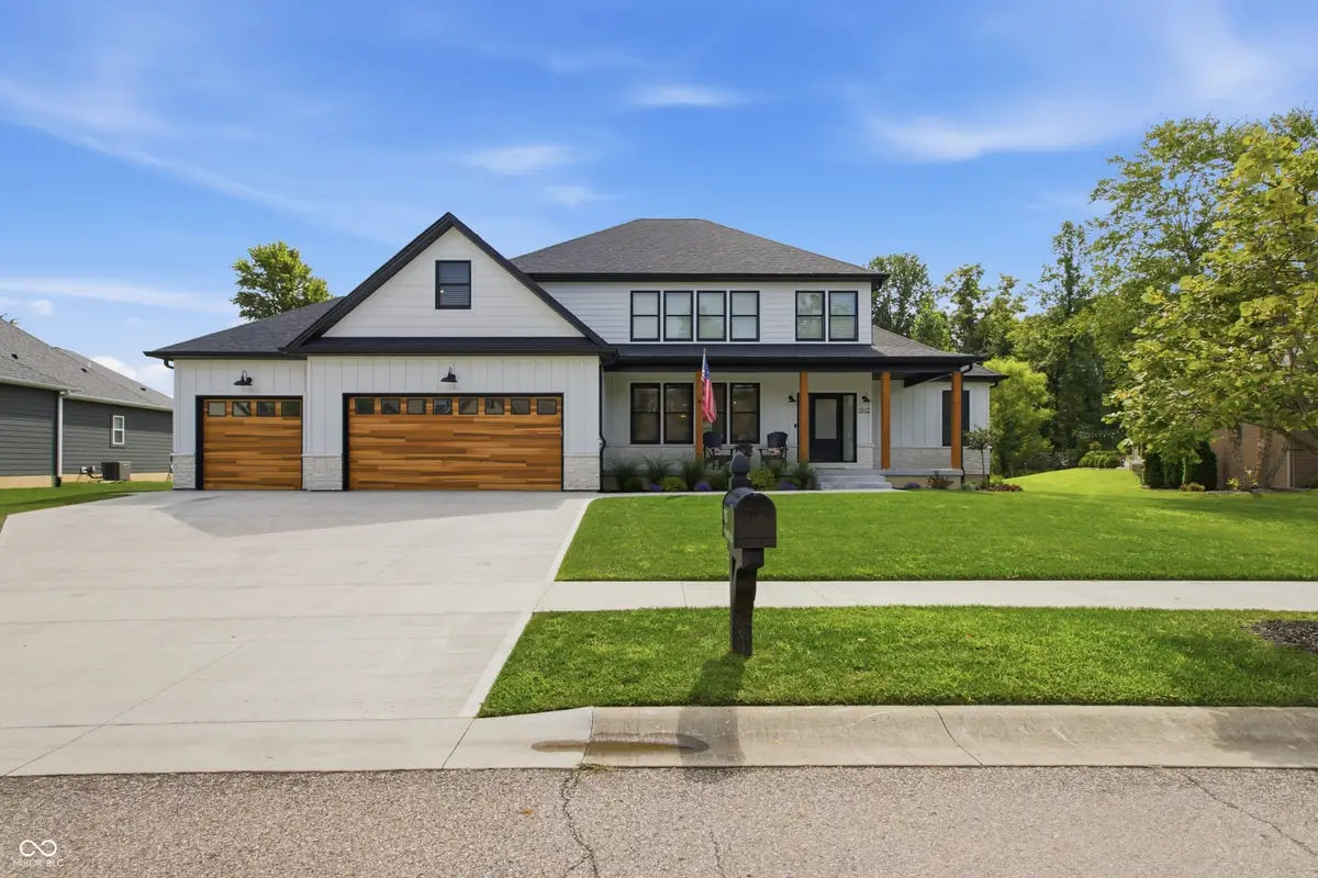 1913 Deer Creek Circle, Columbus, IN 47201 - #1