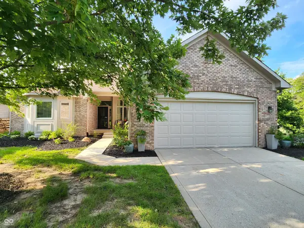 11548 Applewood Circle, Carmel, IN 46032