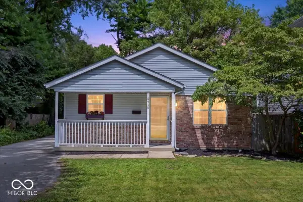 2410 Dell Zell Drive, Indianapolis, IN 46220