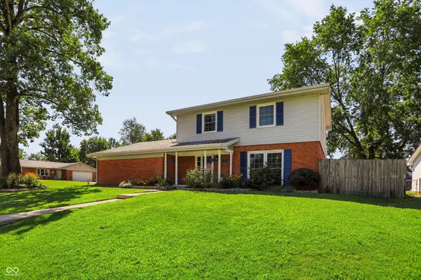 5215 Yellowwood Drive, Columbus, IN 47203