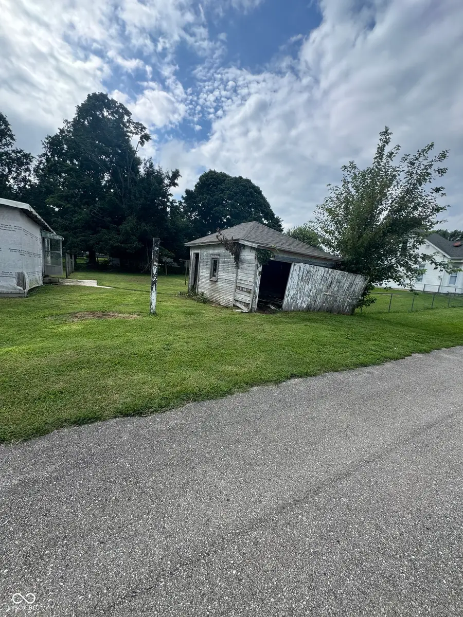 301 N Pierce, Saint Paul, IN 47272 - #2
