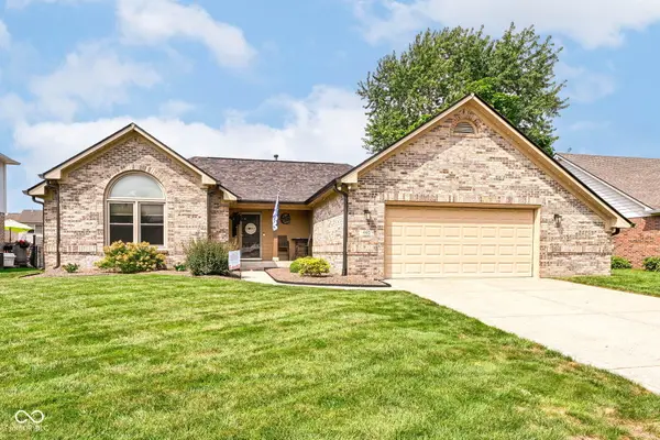 460 Hall Drive, Greenwood, IN 46142