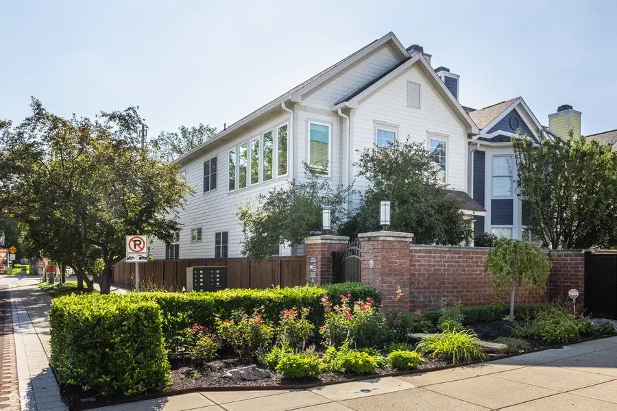 654 N Senate Avenue, Indianapolis, IN 46202 - #2