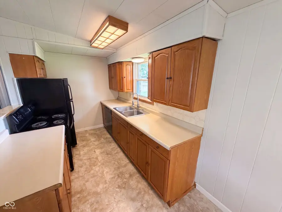 2584 E Phylbeck Avenue, Terre Haute, IN 47805 - #2