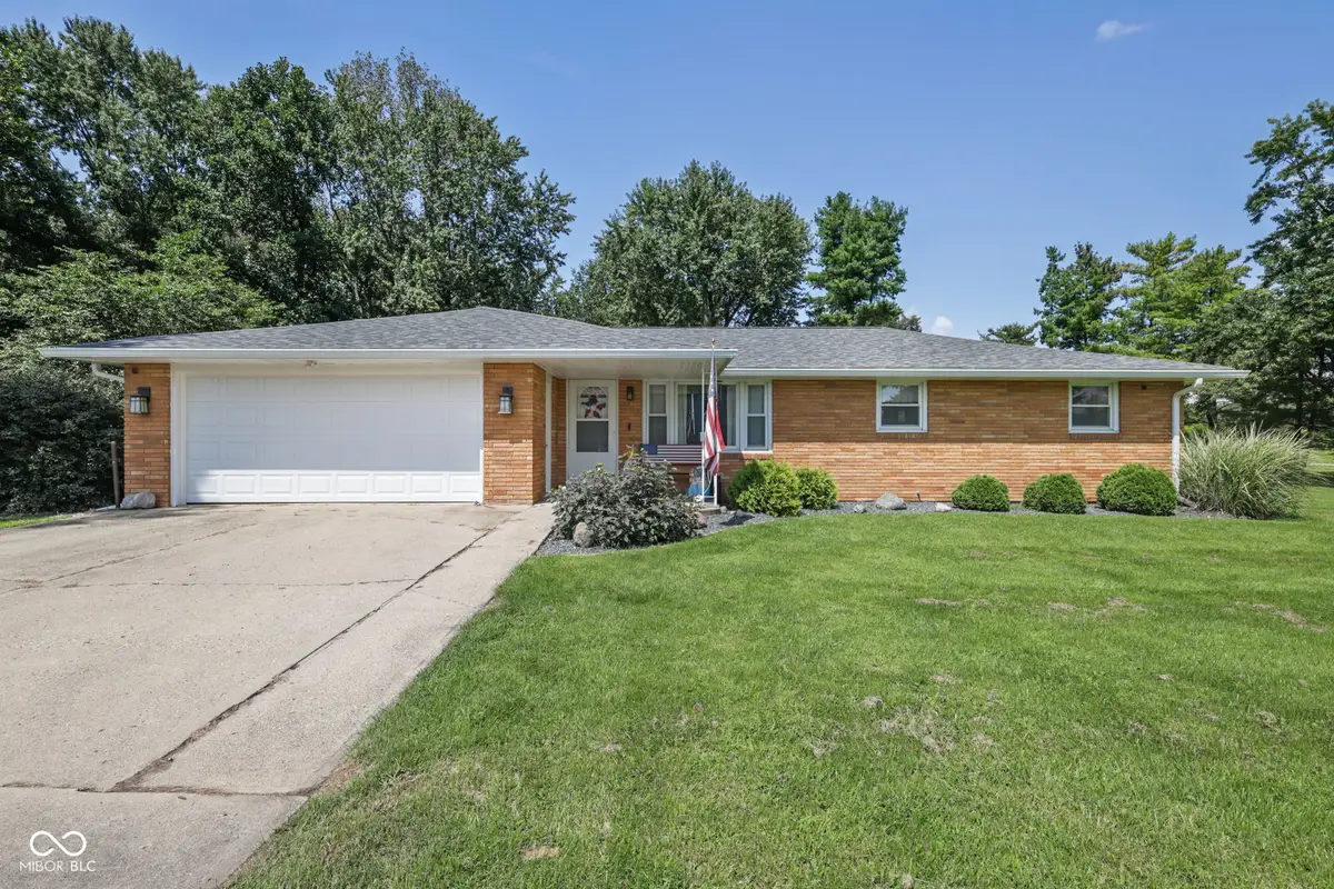 1128 E School Street, Anderson, IN 46012 - #1