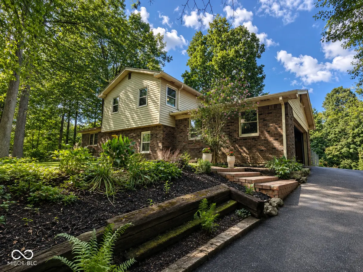 532 E Timberbrook Estates, Shelbyville, IN 46176 - #1