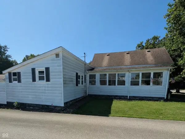 121 S High Street, Jamestown, IN 46147