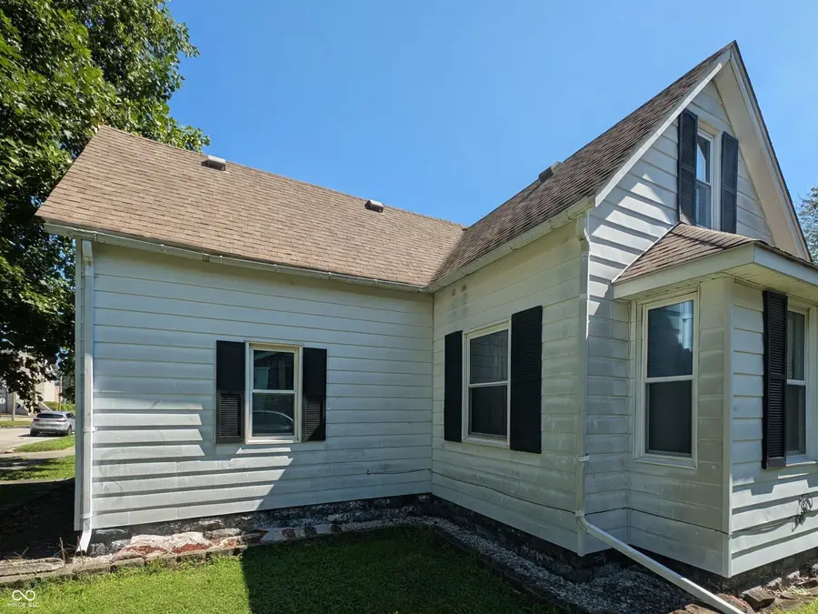 121 S High Street, Jamestown, IN 46147 - #3