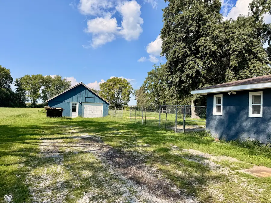 1370 E 225 S, Shelbyville, IN 46176 - #2