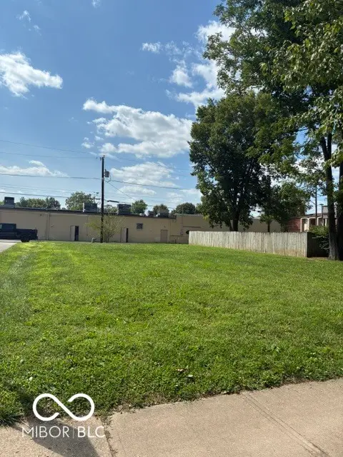 6520 Carrollton Avenue, Indianapolis, IN 46220