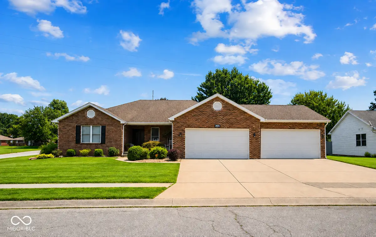 2895 Fox Ridge, Columbus, IN 47203 - #1