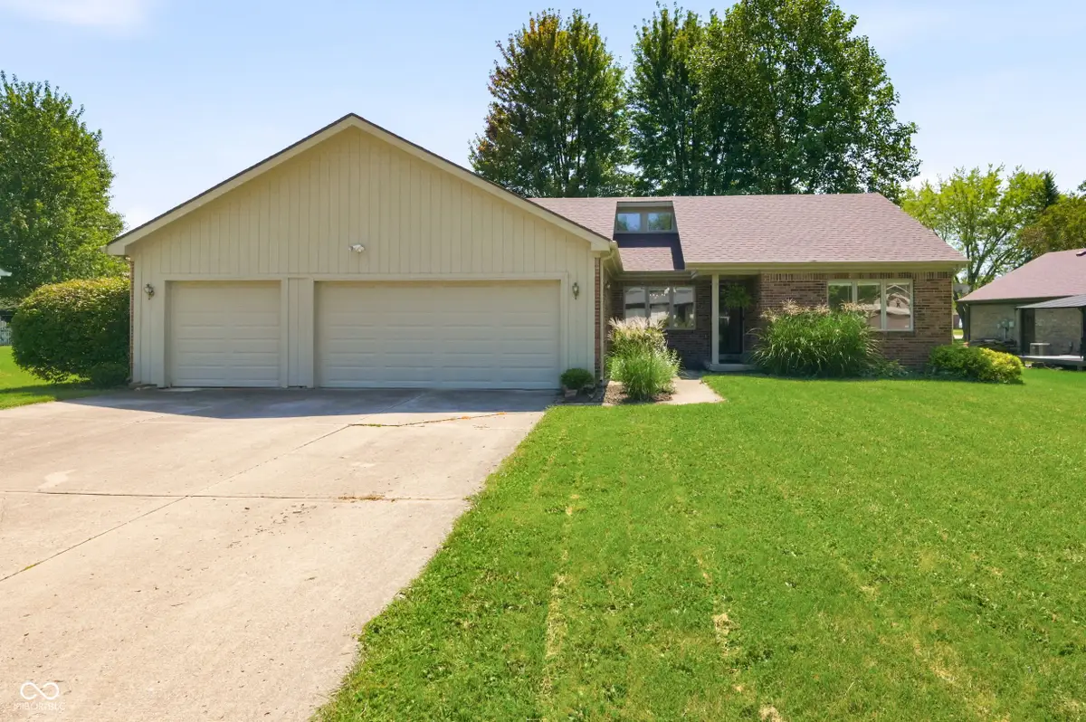 305 Lake View Drive, Greenfield, IN 46140 - #1