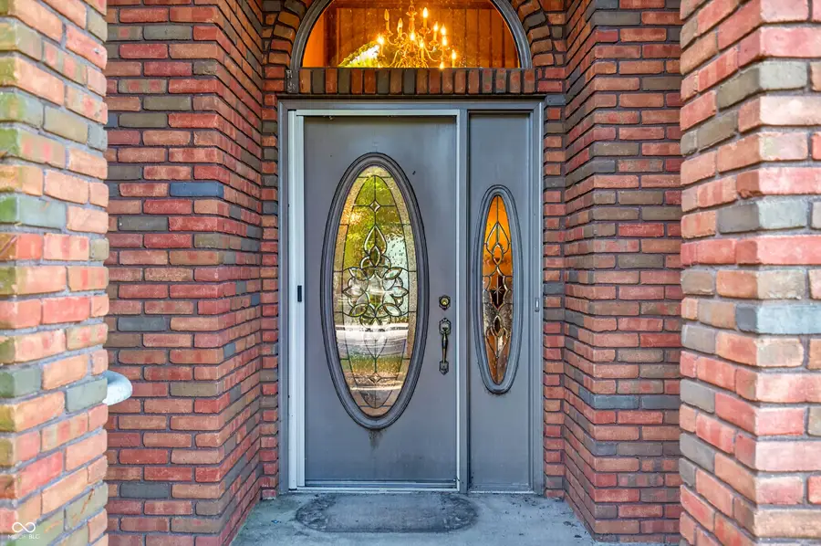 6009 E Pioneer Place, Columbus, IN 47203 - #3
